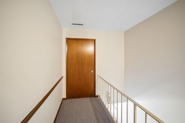 4801 Woodland Avenue 3, West Des Moines, IA 50266