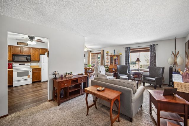 4801 Woodland Avenue 3, West Des Moines, IA 50266