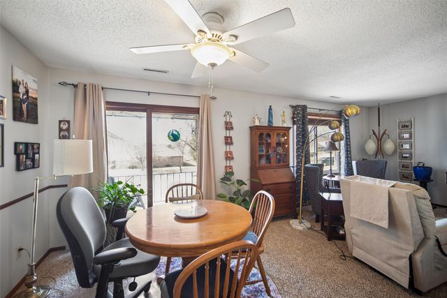 4801 Woodland Avenue 3, West Des Moines, IA 50266