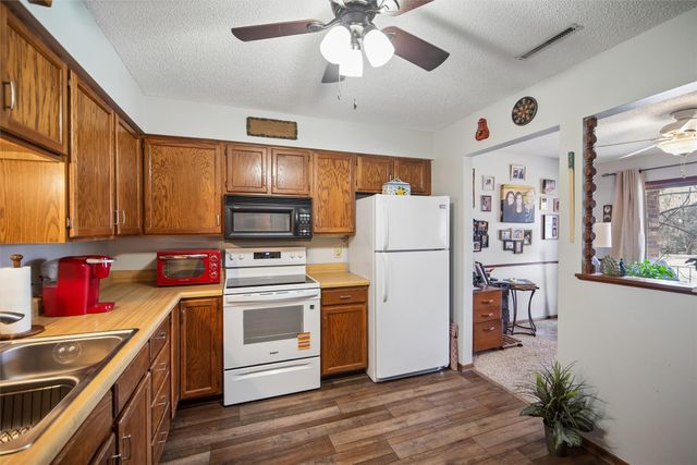 4801 Woodland Avenue 3, West Des Moines, IA 50266