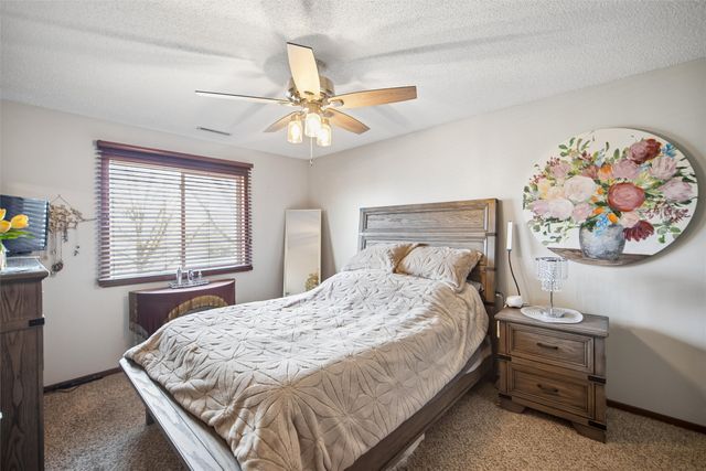 4801 Woodland Avenue 3, West Des Moines, IA 50266