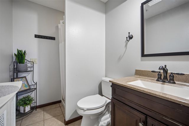 4801 Woodland Avenue 3, West Des Moines, IA 50266