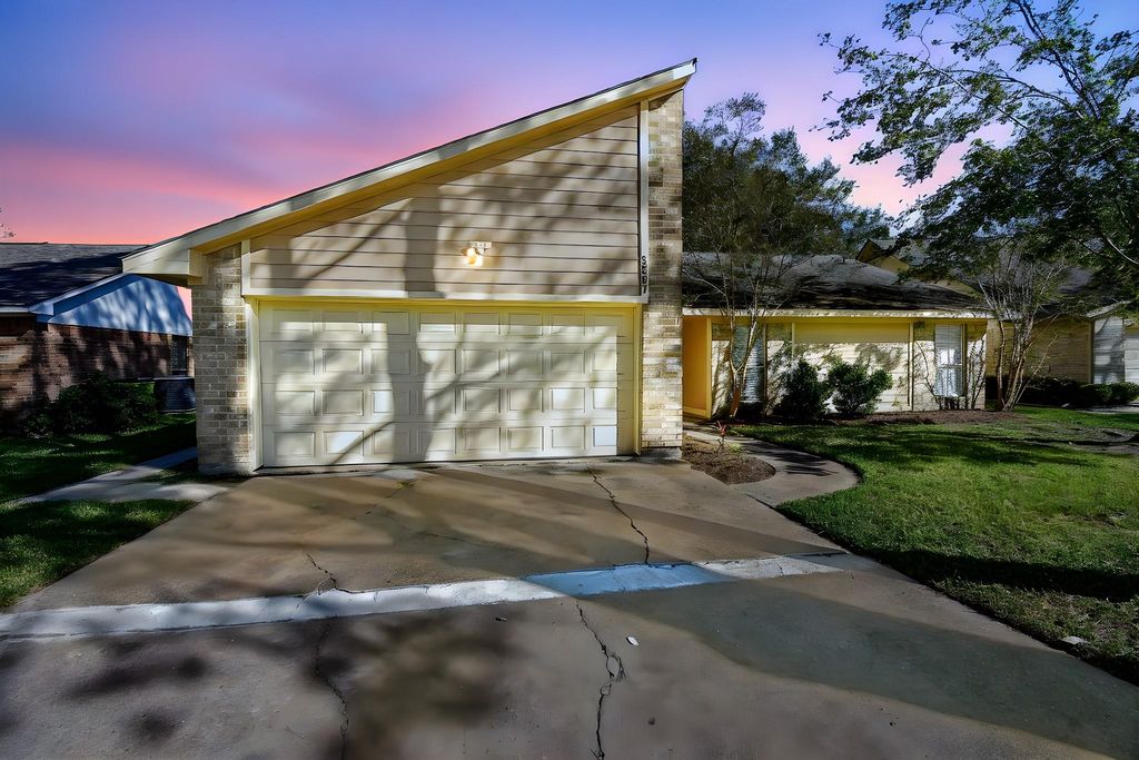 3807 Lamplighter Circle, Missouri City, TX 77459