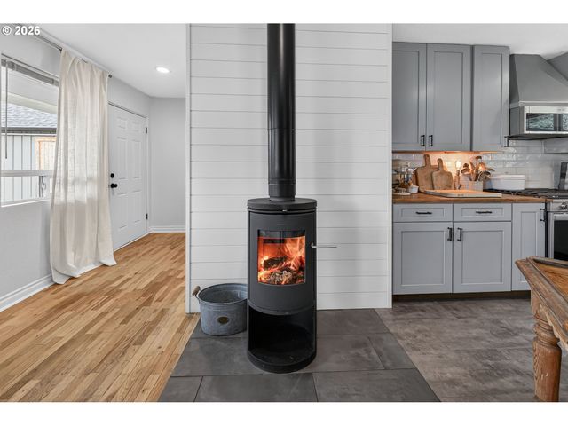 2153 Se OHIO Ave, Roseburg, OR 97470