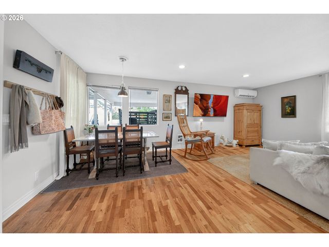 2153 Se OHIO Ave, Roseburg, OR 97470