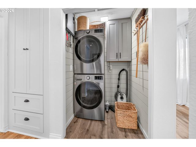 2153 Se OHIO Ave, Roseburg, OR 97470