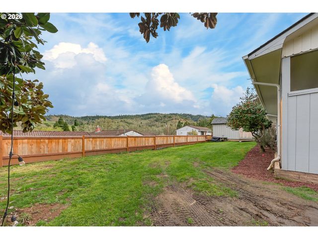 2153 Se OHIO Ave, Roseburg, OR 97470