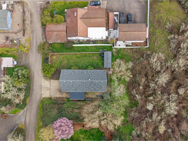 2153 Se OHIO Ave, Roseburg, OR 97470