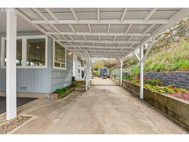 2153 Se OHIO Ave, Roseburg, OR 97470