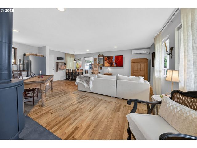 2153 Se OHIO Ave, Roseburg, OR 97470