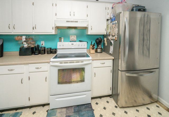 689 Skyline Drive, Florence, KY 41042