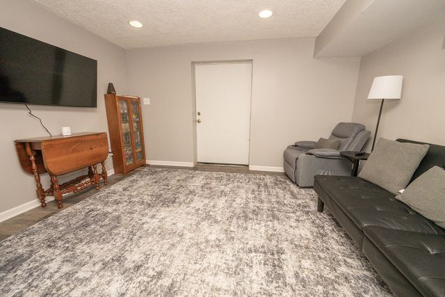 689 Skyline Drive, Florence, KY 41042