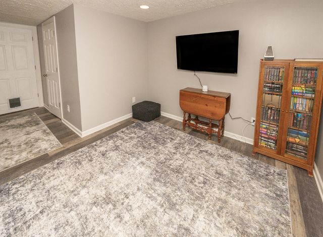 689 Skyline Drive, Florence, KY 41042