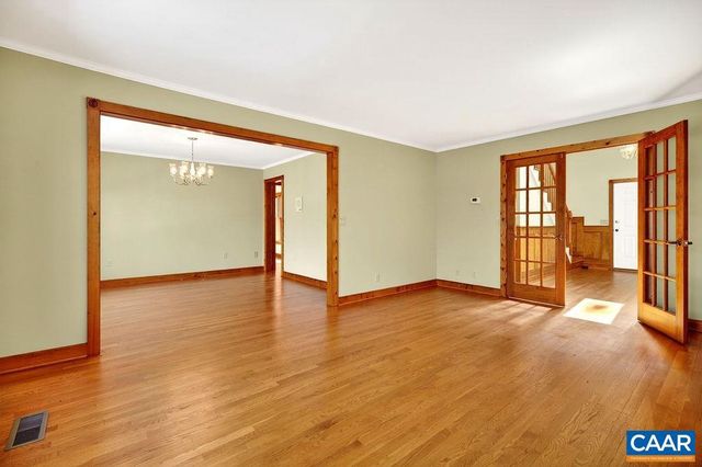 472 HORSESHOE MOUNTAIN RD, Roseland, VA 22967