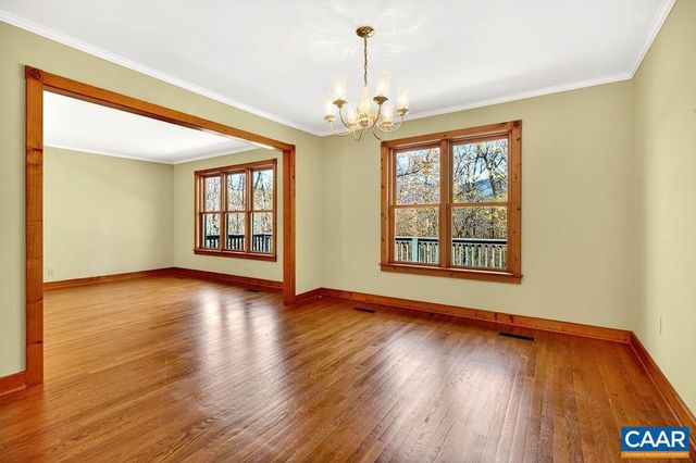 472 HORSESHOE MOUNTAIN RD, Roseland, VA 22967