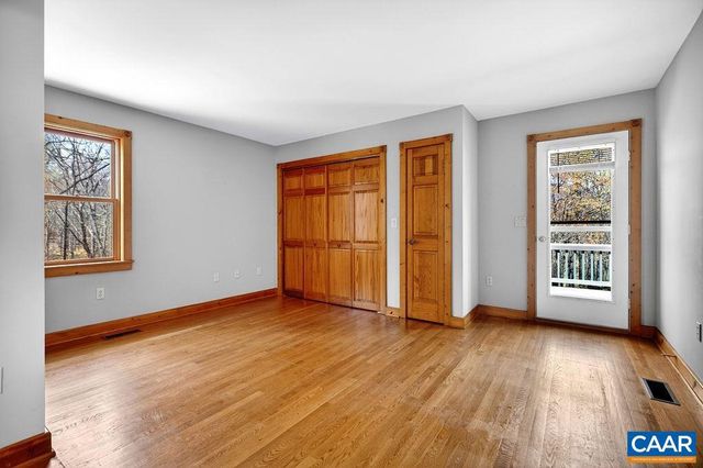 472 HORSESHOE MOUNTAIN RD, Roseland, VA 22967