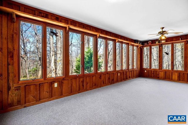 472 HORSESHOE MOUNTAIN RD, Roseland, VA 22967