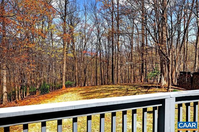 472 HORSESHOE MOUNTAIN RD, Roseland, VA 22967