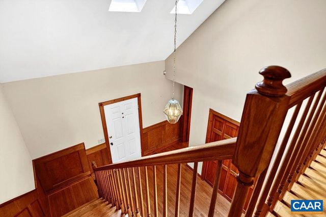 472 HORSESHOE MOUNTAIN RD, Roseland, VA 22967