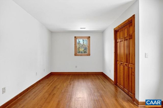 472 HORSESHOE MOUNTAIN RD, Roseland, VA 22967
