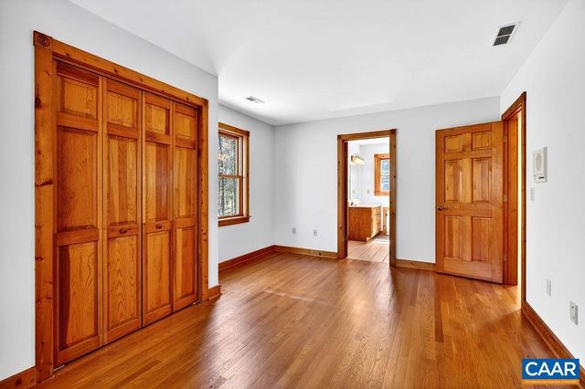 472 HORSESHOE MOUNTAIN RD, Roseland, VA 22967
