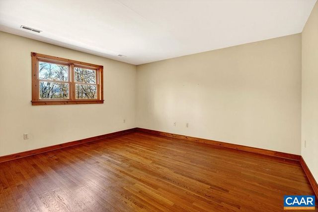 472 HORSESHOE MOUNTAIN RD, Roseland, VA 22967