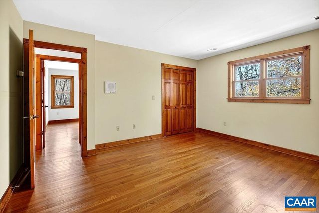 472 HORSESHOE MOUNTAIN RD, Roseland, VA 22967