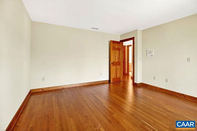 472 HORSESHOE MOUNTAIN RD, Roseland, VA 22967