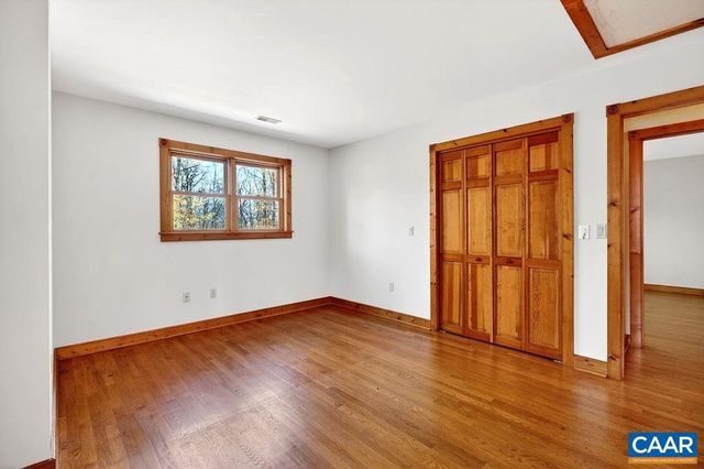 472 HORSESHOE MOUNTAIN RD, Roseland, VA 22967