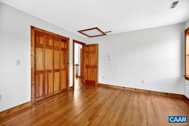 472 HORSESHOE MOUNTAIN RD, Roseland, VA 22967