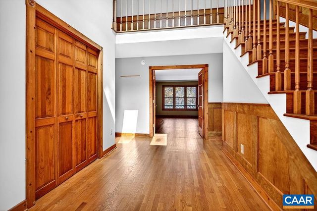 472 HORSESHOE MOUNTAIN RD, Roseland, VA 22967