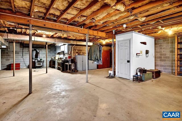 472 HORSESHOE MOUNTAIN RD, Roseland, VA 22967