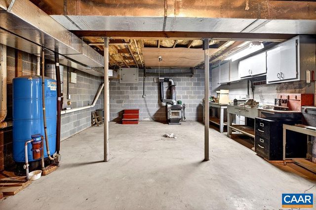 472 HORSESHOE MOUNTAIN RD, Roseland, VA 22967