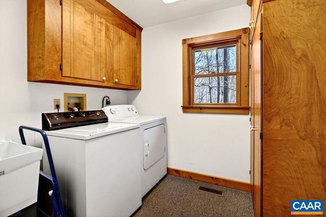 472 HORSESHOE MOUNTAIN RD, Roseland, VA 22967