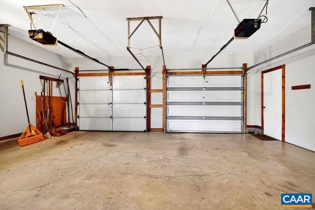 472 HORSESHOE MOUNTAIN RD, Roseland, VA 22967