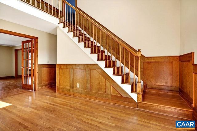 472 HORSESHOE MOUNTAIN RD, Roseland, VA 22967