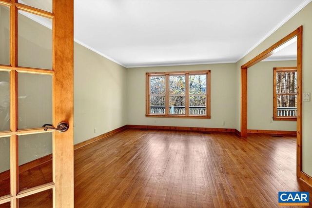 472 HORSESHOE MOUNTAIN RD, Roseland, VA 22967