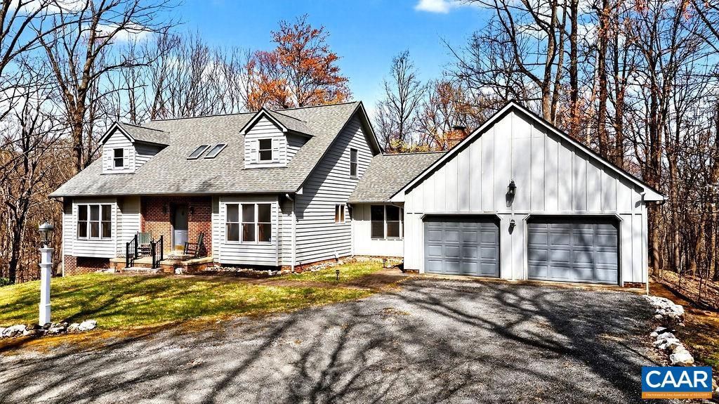 472 HORSESHOE MOUNTAIN RD, Roseland, VA 22967