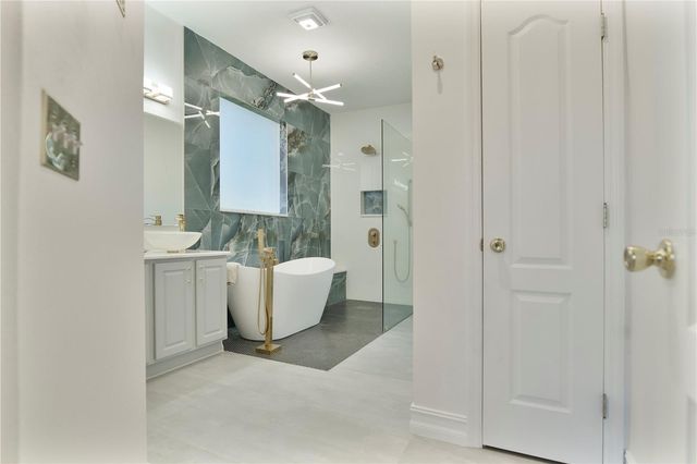 2560 TALL MAPLE LOOP, Ocoee, FL 34761