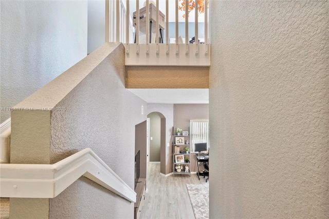 7546 NW 18th Dr, Pembroke Pines, FL 33024