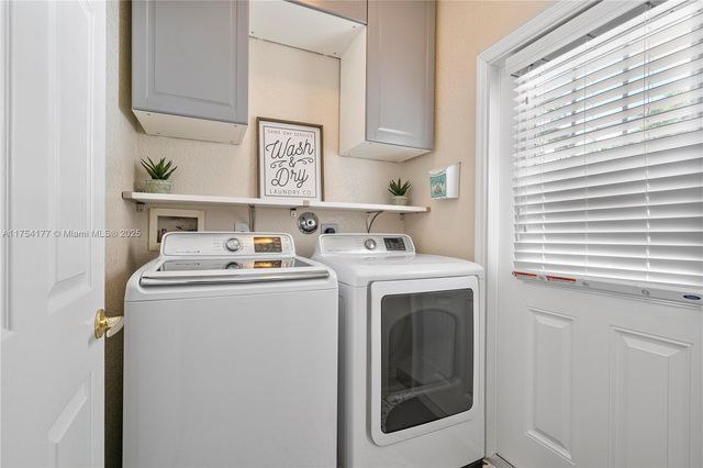 7546 NW 18th Dr, Pembroke Pines, FL 33024