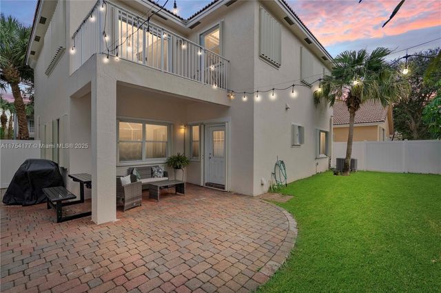 7546 NW 18th Dr, Pembroke Pines, FL 33024