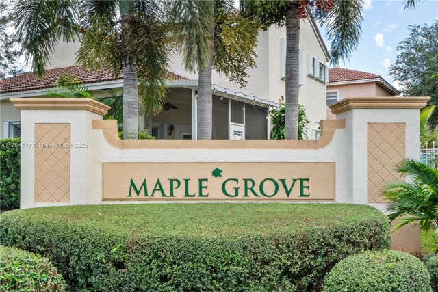 7546 NW 18th Dr, Pembroke Pines, FL 33024