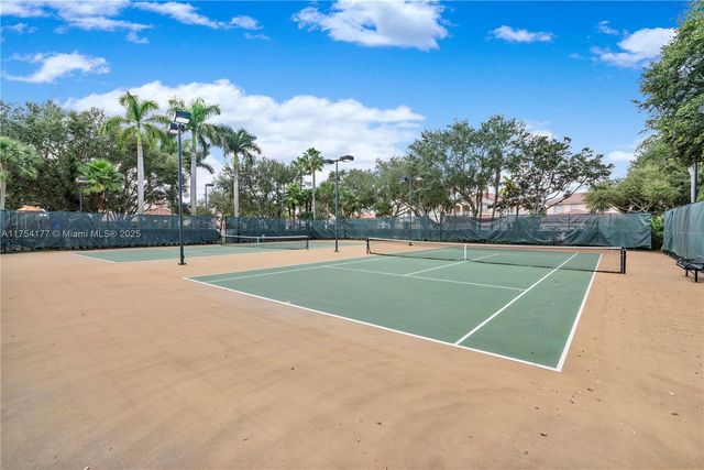 7546 NW 18th Dr, Pembroke Pines, FL 33024