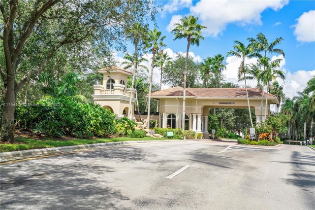 7546 NW 18th Dr, Pembroke Pines, FL 33024