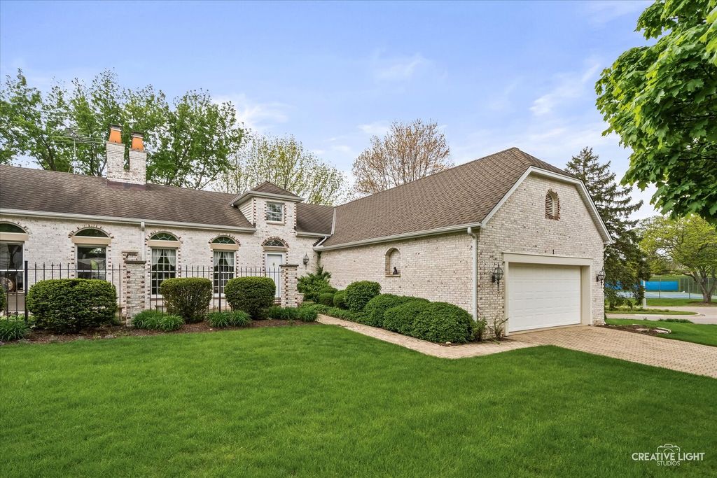 1 Glengarry Lane, Sugar Grove, IL 60554