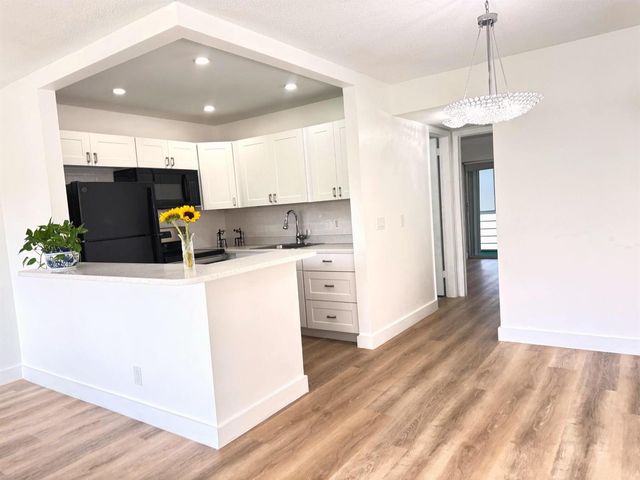 150 Windsor G, West Palm Beach, FL 33417