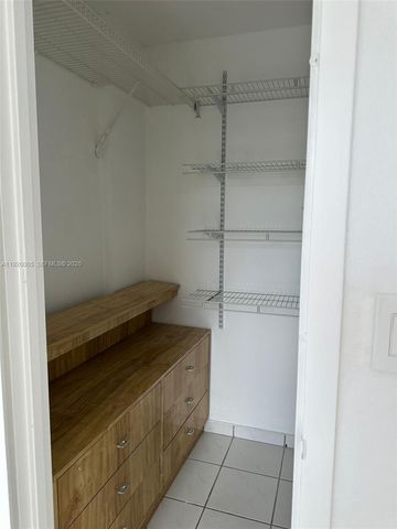 210 172nd St 542, Sunny Isles Beach, FL 33160