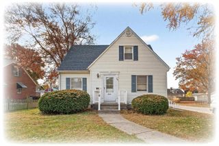803 HOLMES Street, Bettendorf, IA 52722
