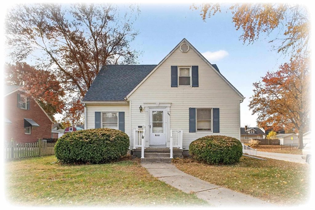 803 HOLMES Street, Bettendorf, IA 52722